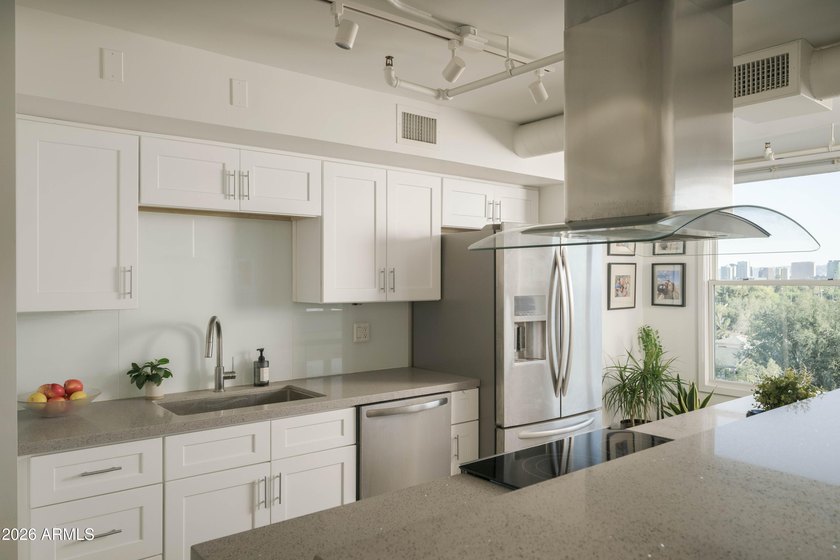 Experience refined urban living at pet-friendly Lofts on Thomas - photo 2
