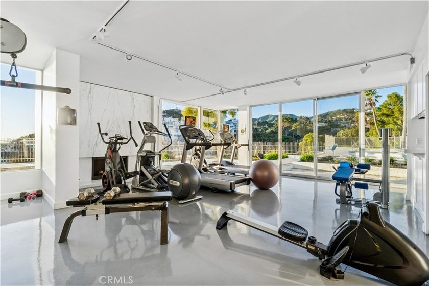 EXCEPTIONAL VALUE ALONG THE COAST. Purchase comes with Renter - photo 11