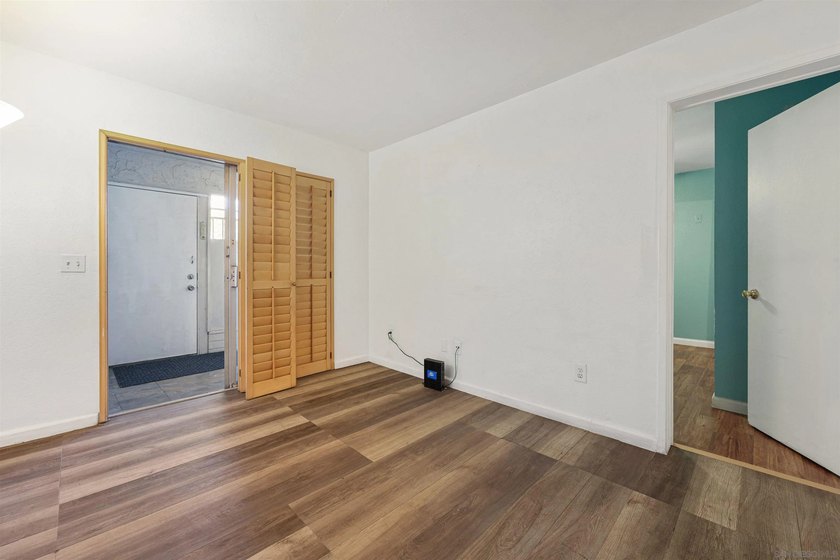 Live the downtown lifestyle without the downtown price tag or - photo 3