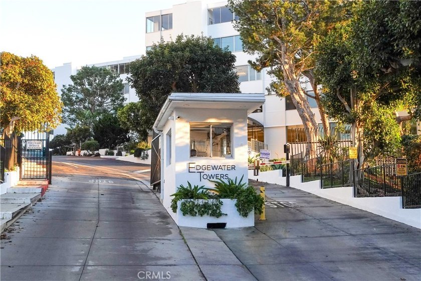 EXCEPTIONAL VALUE ALONG THE COAST. Purchase comes with Renter - photo 14