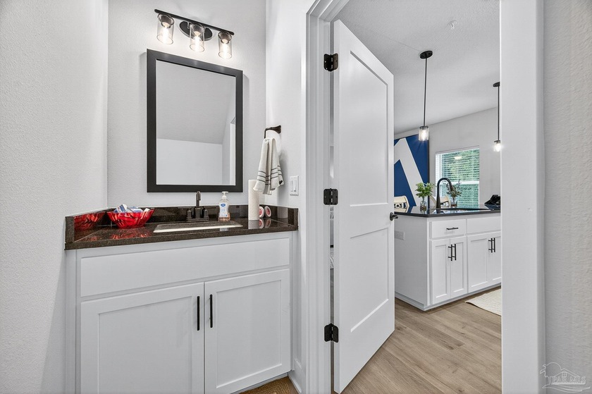 Move In Ready! Located within 20 minutes Downtown Pensacola! - photo 14