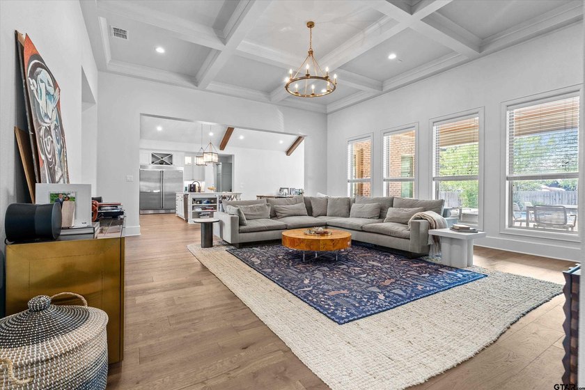 Located in the exclusive Barrett Heights, a section of Oak - photo 6