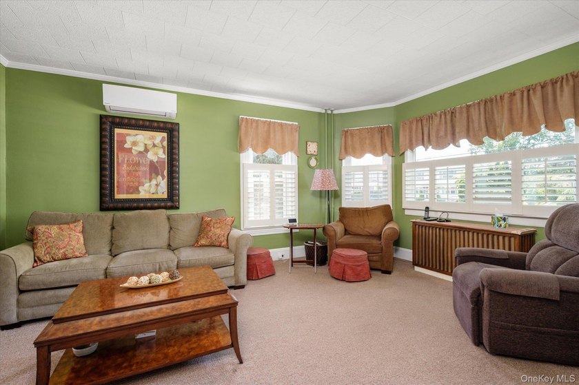 Welcome to 311 Locust Ave - a beautifully maintained early - photo 5