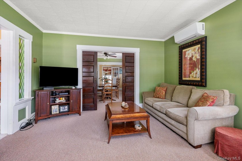 Welcome to 311 Locust Ave - a beautifully maintained early - photo 7