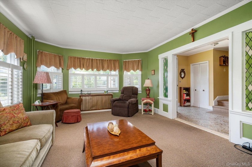 Welcome to 311 Locust Ave - a beautifully maintained early - photo 8