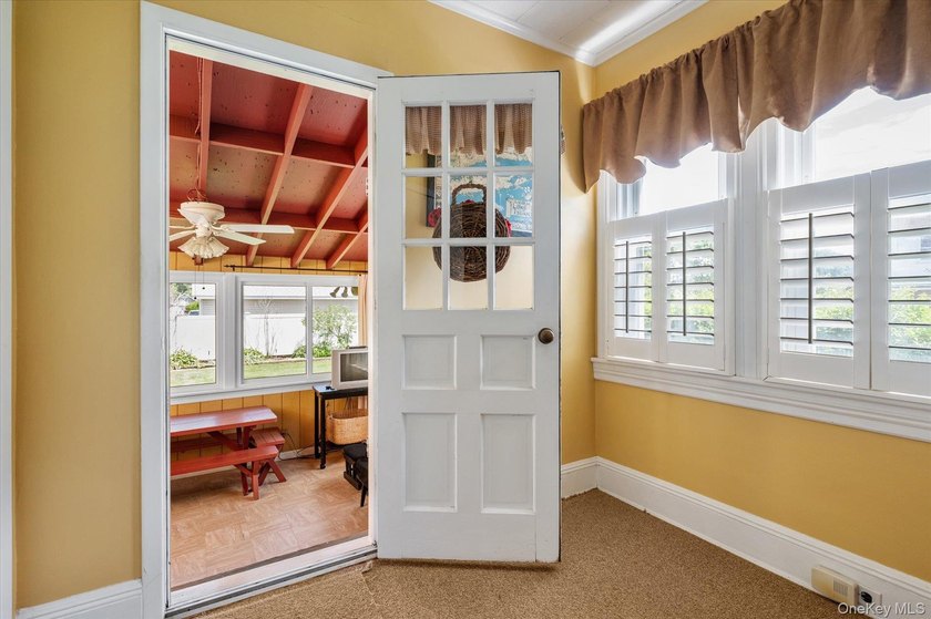 Welcome to 311 Locust Ave - a beautifully maintained early - photo 10