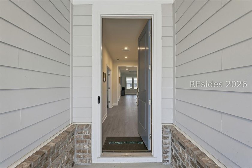 Welcome home to this beautiful 2BD/2BA/Den Palmary model - photo 3