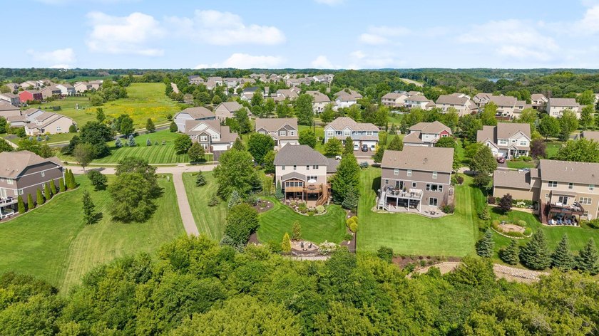 A backyard retreat unlike any other, paired with panoramic - photo 4