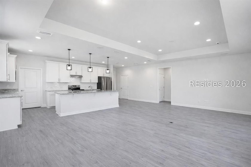 Welcome home to this beautiful 2BD/2BA/Den Palmary model - photo 6