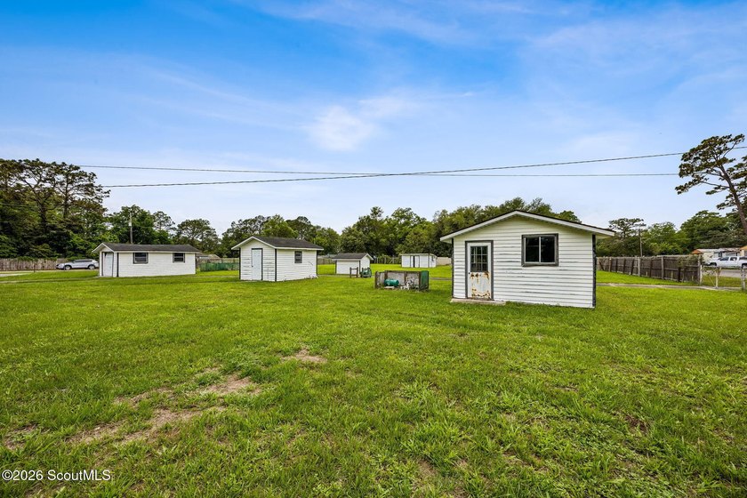 Discover a unique 1.86-acre property just minutes from Kings Bay - photo 21