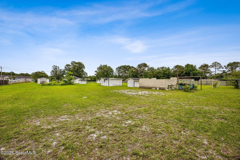 Discover a unique 1.86-acre property just minutes from Kings Bay - photo 24