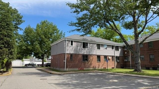 1 Bedroom - Upper Corner unt , facing to South &amp; Northern - photo 4