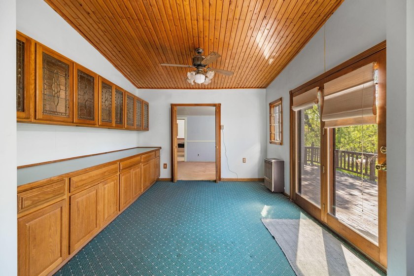 Plenty of potential with this spacious 3 bed 2 bath home on 10 - photo 12