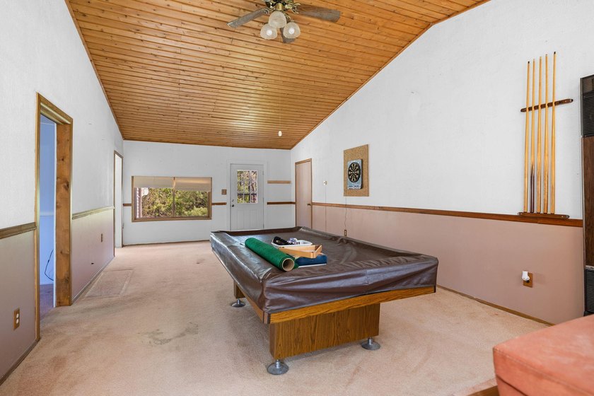 Plenty of potential with this spacious 3 bed 2 bath home on 10 - photo 14