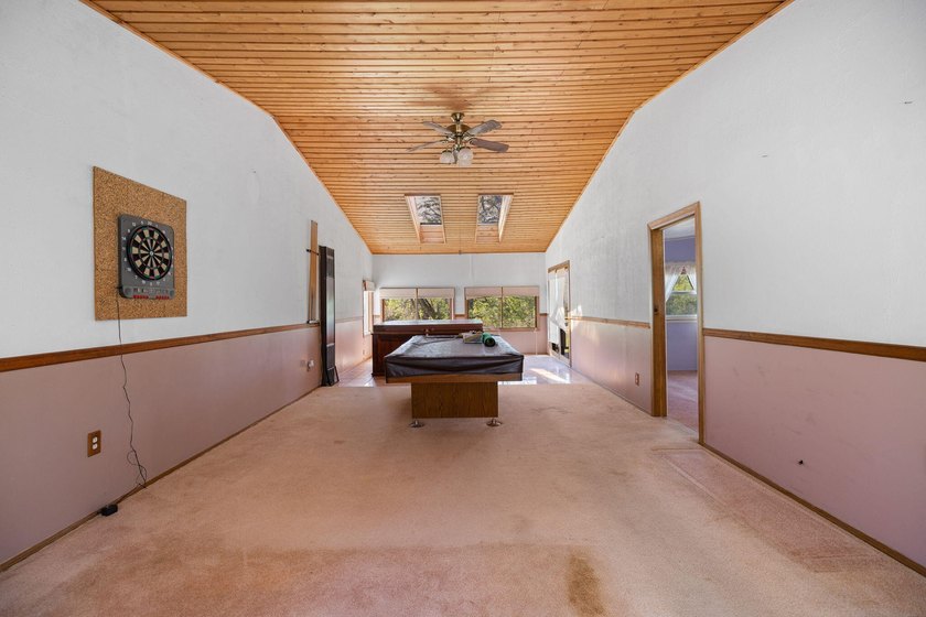 Plenty of potential with this spacious 3 bed 2 bath home on 10 - photo 15