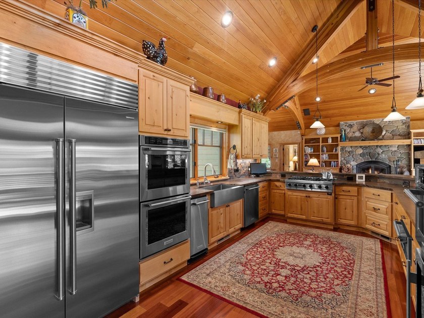 Perched on the prestigious Quail View bluff, this extraordinary - photo 17