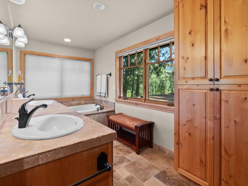 Perched on the prestigious Quail View bluff, this extraordinary - photo 24
