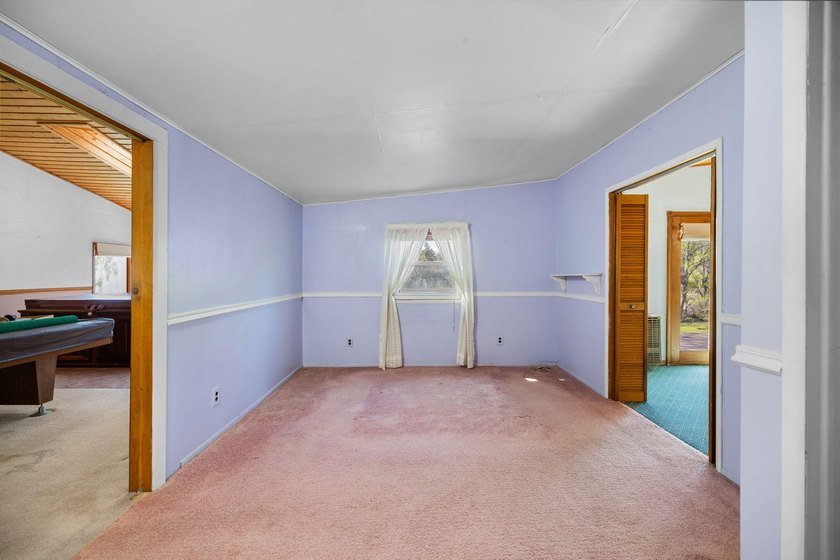 Plenty of potential with this spacious 3 bed 2 bath home on 10 - photo 24