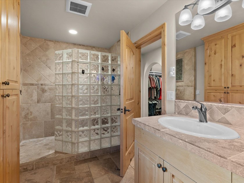 Perched on the prestigious Quail View bluff, this extraordinary - photo 27