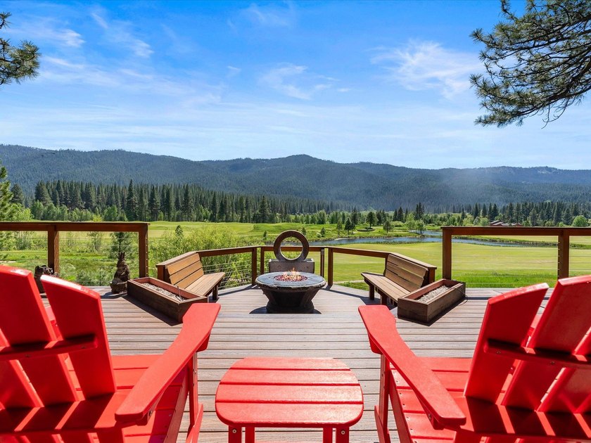 Perched on the prestigious Quail View bluff, this extraordinary - photo 37