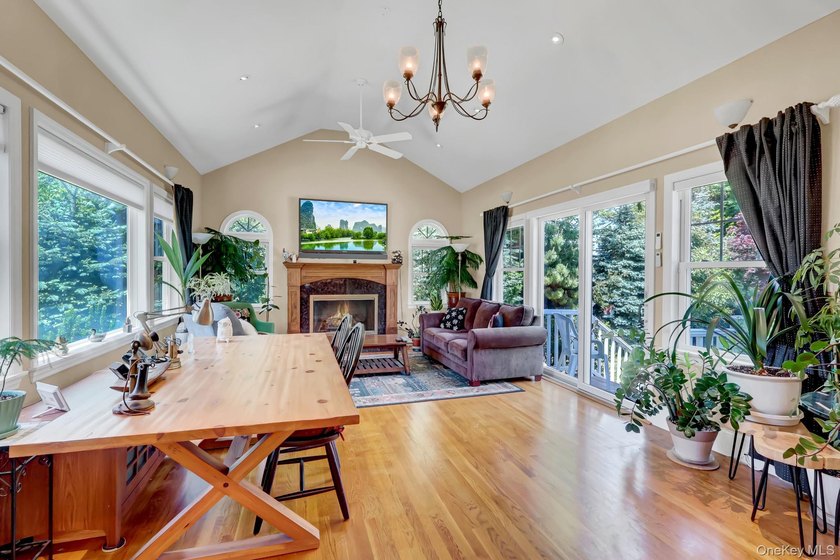 Beautiful, charming and truly one-of-a-kind! Prepare to be wowed - photo 10