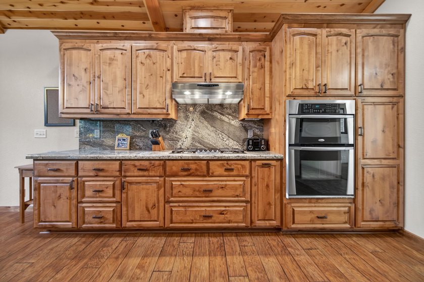 Refined Single-Story Custom Home in Prestigious Lake Almanor - photo 12