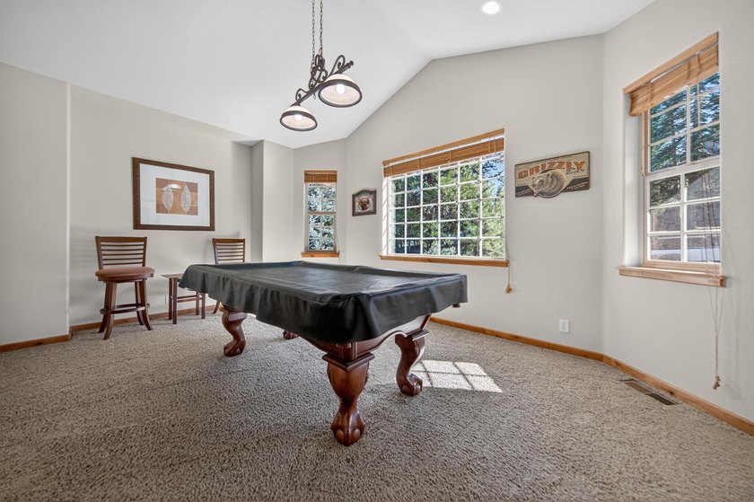 Refined Single-Story Custom Home in Prestigious Lake Almanor - photo 14