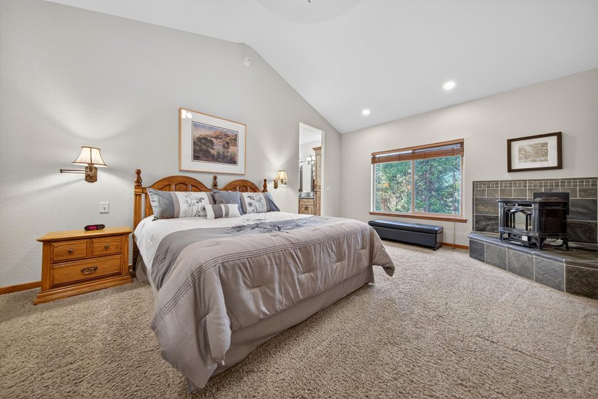Refined Single-Story Custom Home in Prestigious Lake Almanor - photo 19