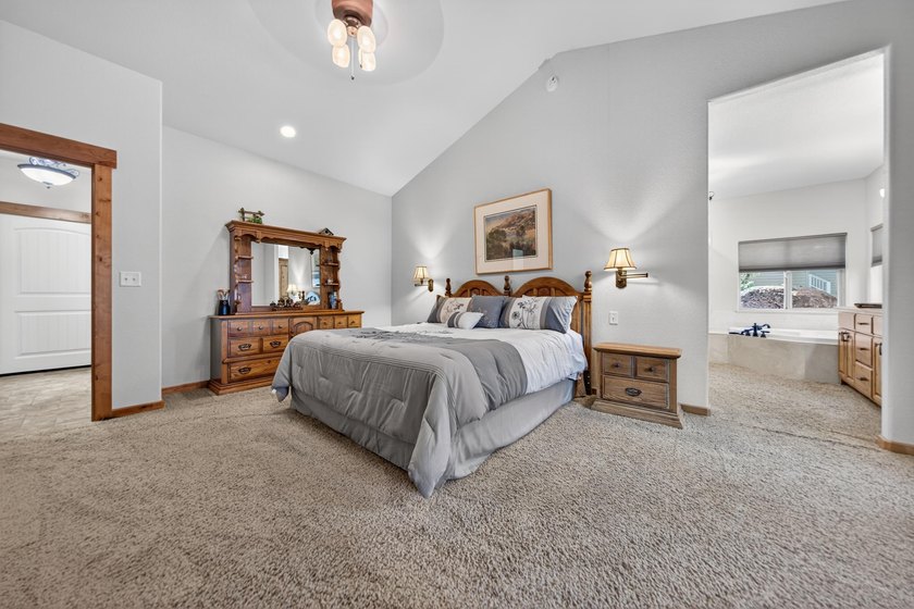 Refined Single-Story Custom Home in Prestigious Lake Almanor - photo 20