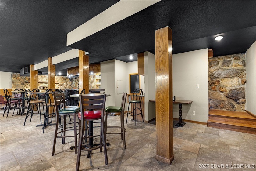 Fully updated commercial property ready for your next venture! - photo 27