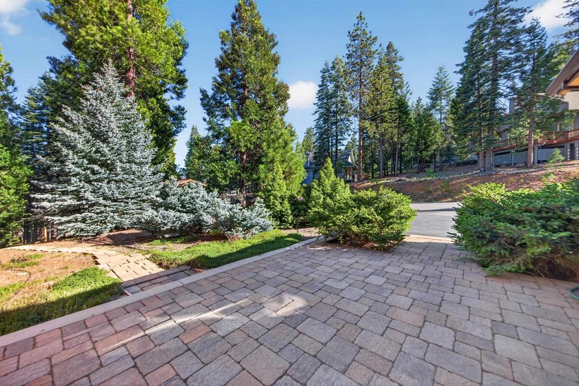 Refined Single-Story Custom Home in Prestigious Lake Almanor - photo 36