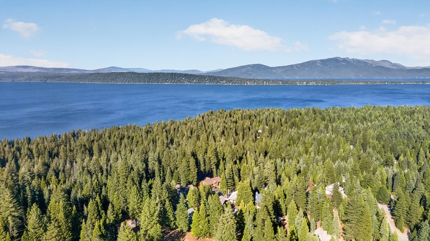 Refined Single-Story Custom Home in Prestigious Lake Almanor - photo 42