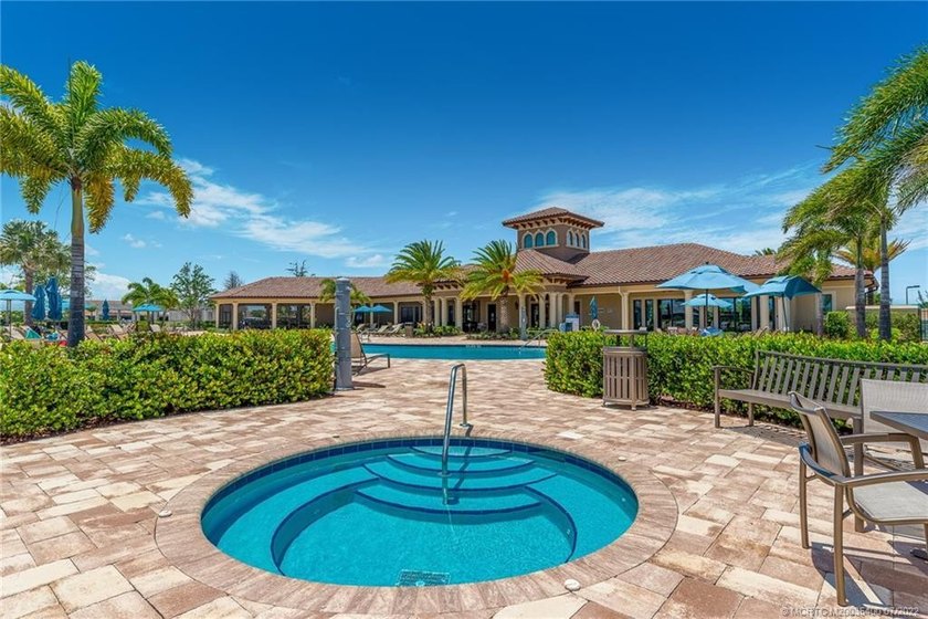 Welcome to Veranda Gardens, where luxury meets convenience - photo 44