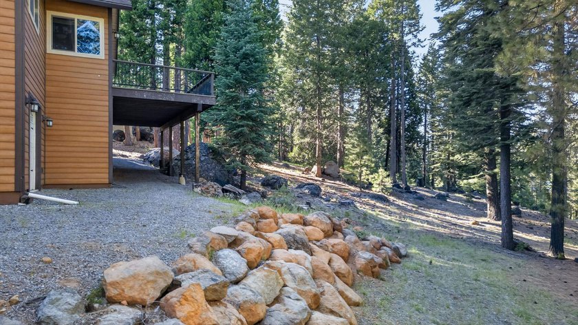 Refined Single-Story Custom Home in Prestigious Lake Almanor - photo 48