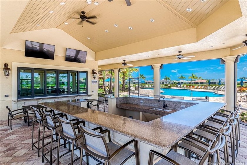 Welcome to Veranda Gardens, where luxury meets convenience - photo 48