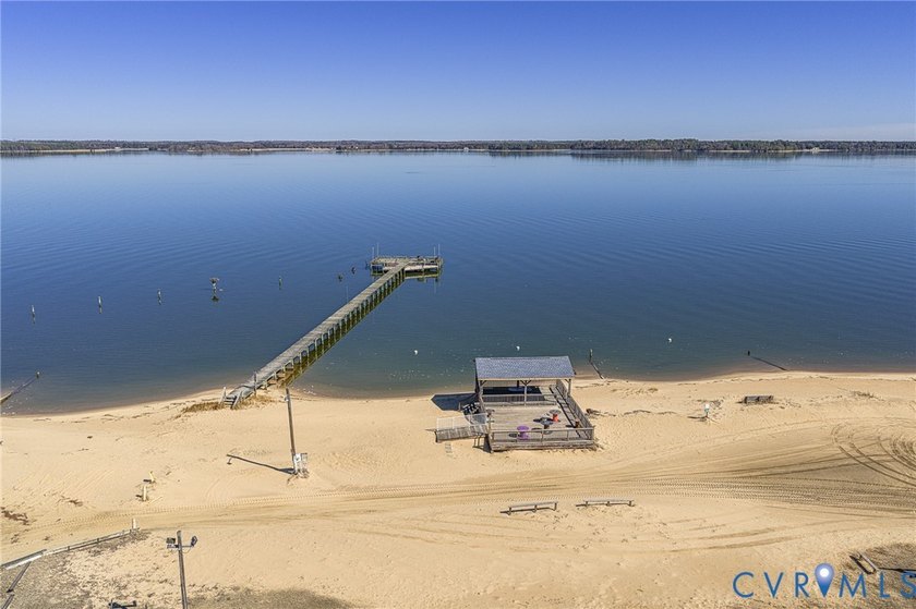 Renovated 4 Bedroom cottage in Rappahannock River Estates! Only - photo 3