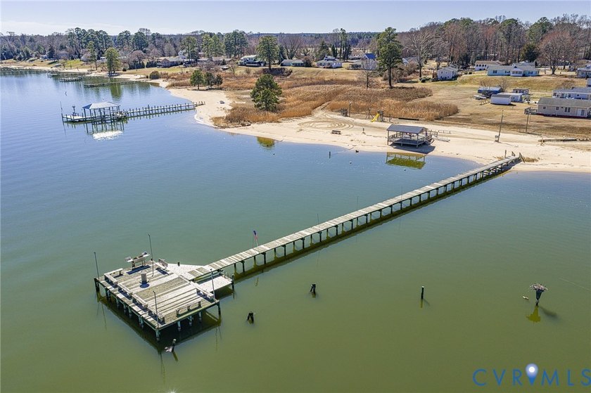 Renovated 4 Bedroom cottage in Rappahannock River Estates! Only - photo 8