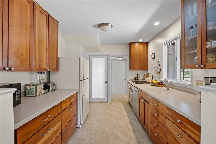 This Brighton Colonial is in a highly desirable neighborhood - photo 16