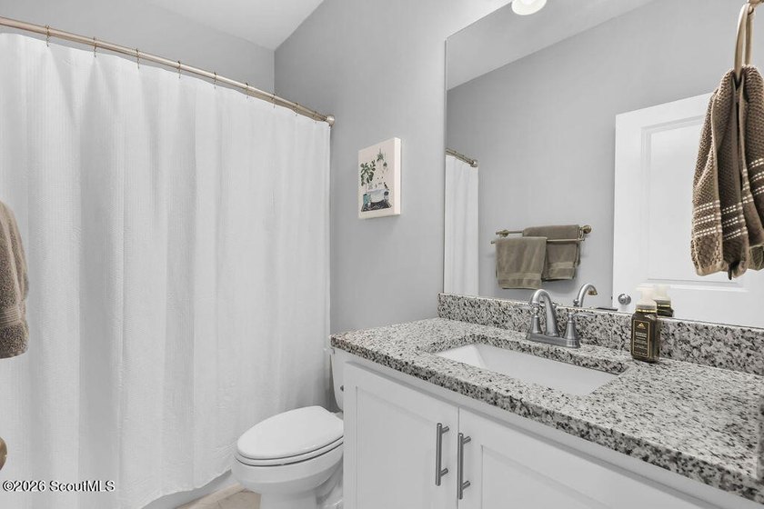 Welcome home! Built in 2021, this pristine residence perfectly - photo 19
