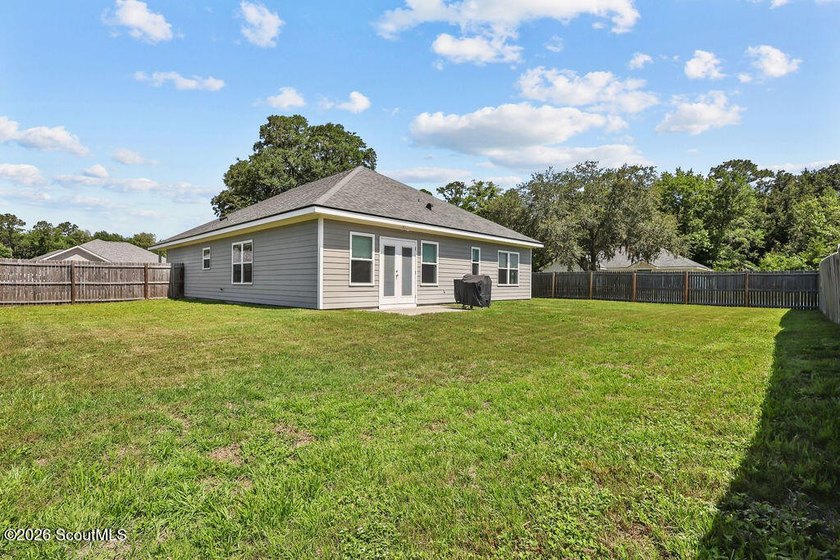 Welcome home! Built in 2021, this pristine residence perfectly - photo 22