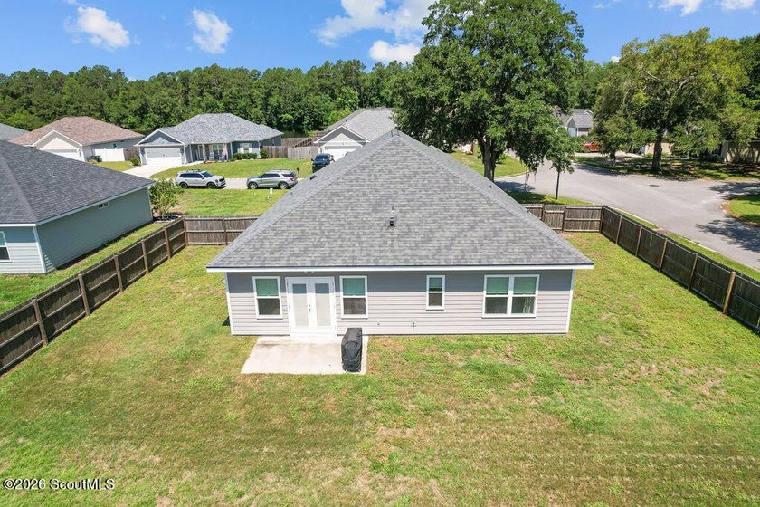 Welcome home! Built in 2021, this pristine residence perfectly - photo 25
