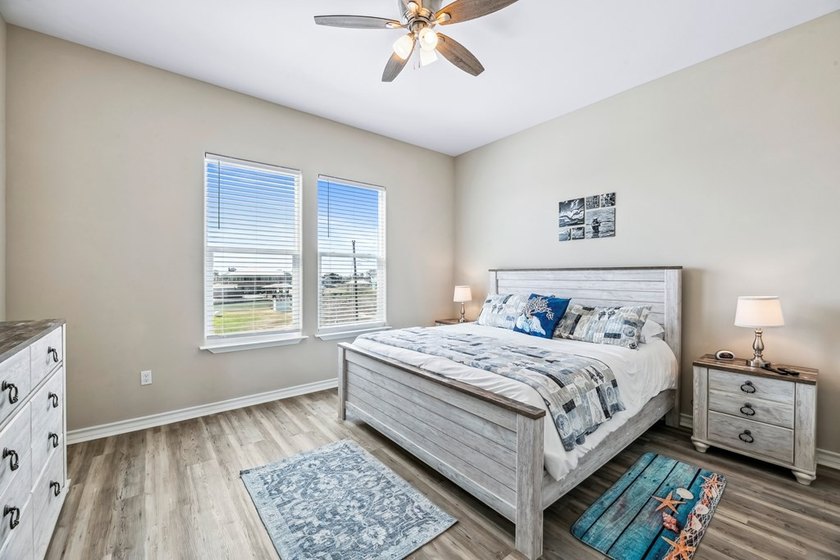 Experience breathtaking sunset views over Salt Lake from this - photo 12