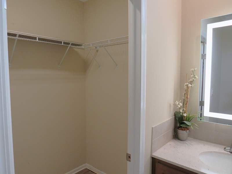 This beautifully maintained 1355 square feet manufactured home - photo 14
