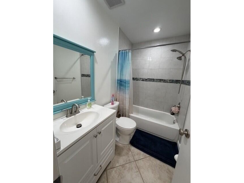 Beautiful all-ages condo in a prime central Boca Raton location - photo 20