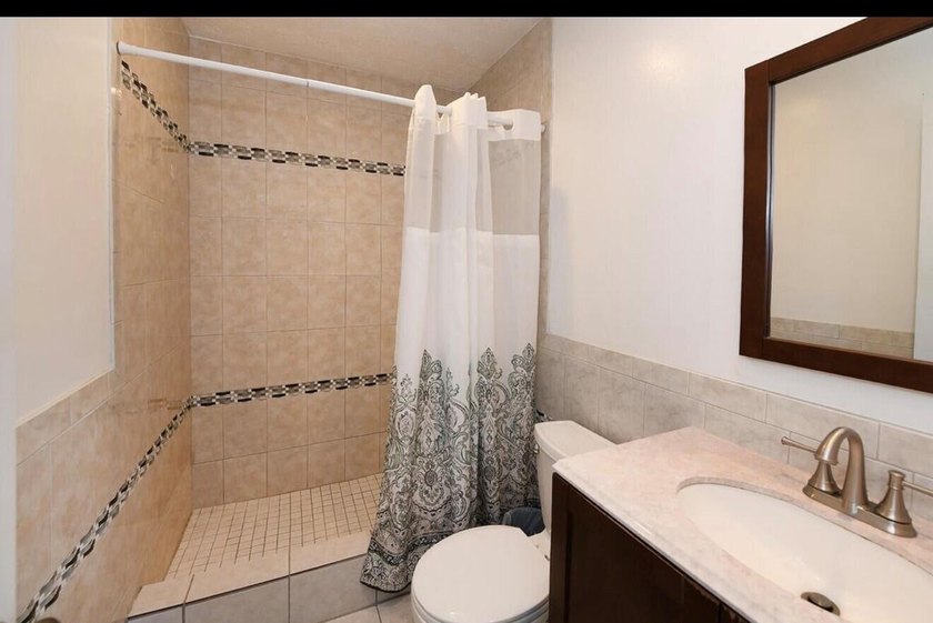 Beautiful all-ages condo in a prime central Boca Raton location - photo 22