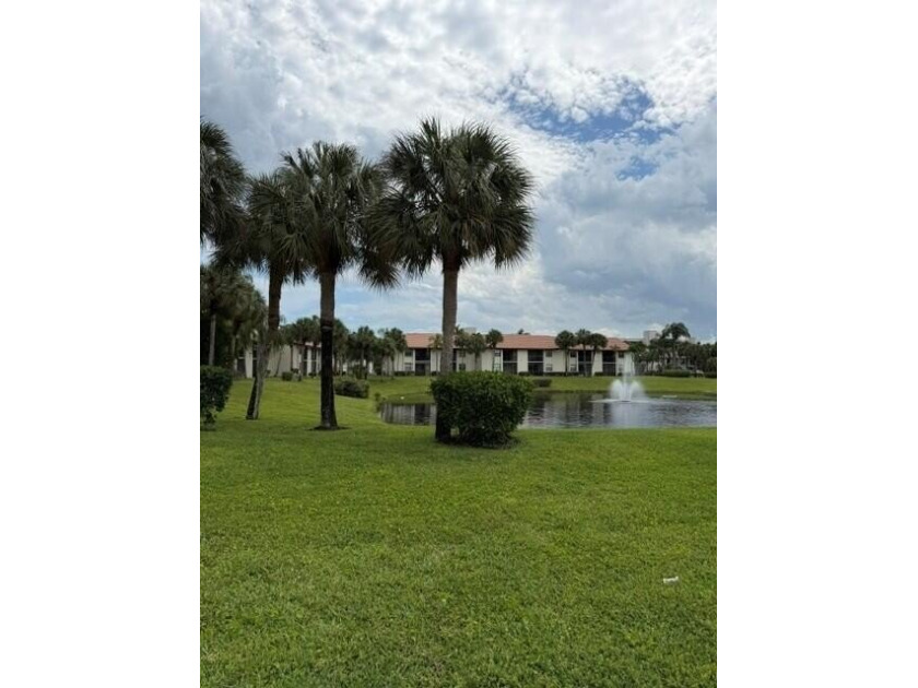 Beautiful all-ages condo in a prime central Boca Raton location - photo 24