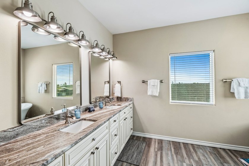 Experience breathtaking sunset views over Salt Lake from this - photo 25