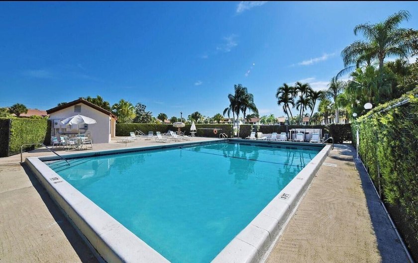 Beautiful all-ages condo in a prime central Boca Raton location - photo 25