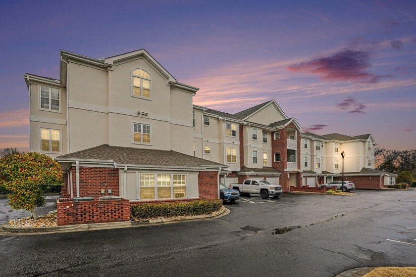 Experience the perfect blend of low-maintenance living and - photo 2