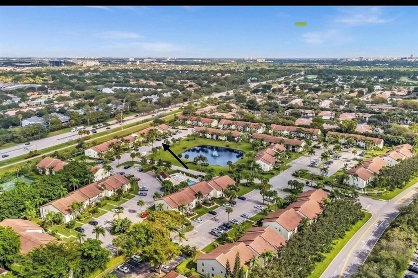 Beautiful all-ages condo in a prime central Boca Raton location - photo 33
